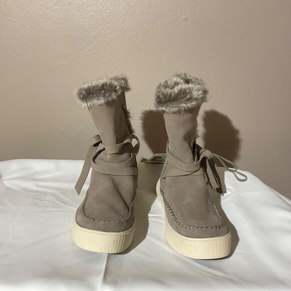 TOMS Taupe Vista Desert Suede Faux Fur Trim Water Resistant Booties - Picture 7 of 8